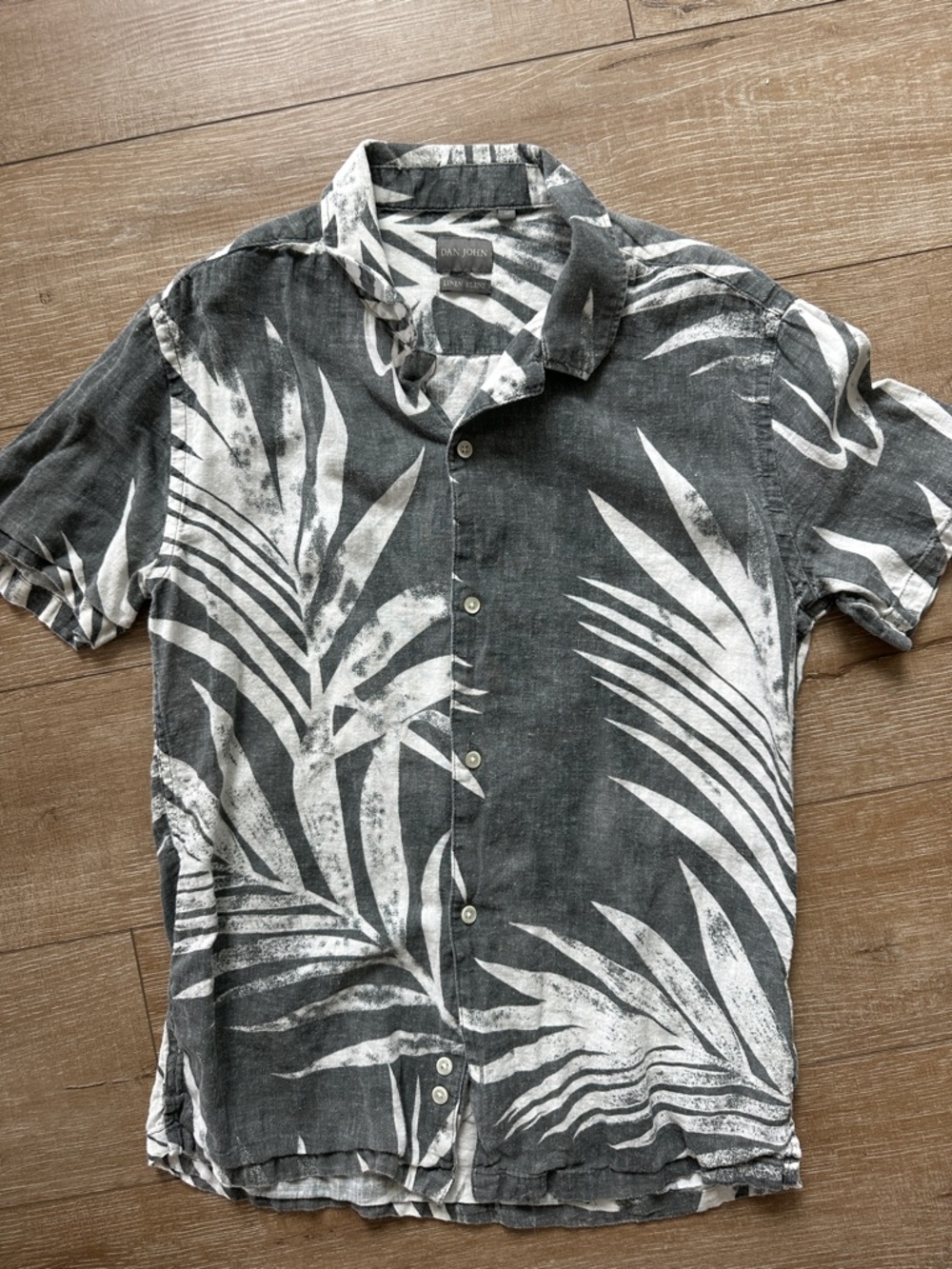 Casual Black & White Palm-Print Short Sleeve Button-Down Shirt